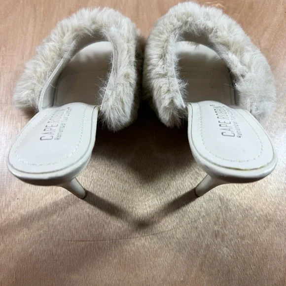 Cape Robbin Beige Faux Fur Slide Heels - Picture 3 of 9